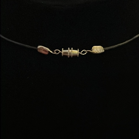 Modernistic safety pin and bead choker - Picture 6 of 9